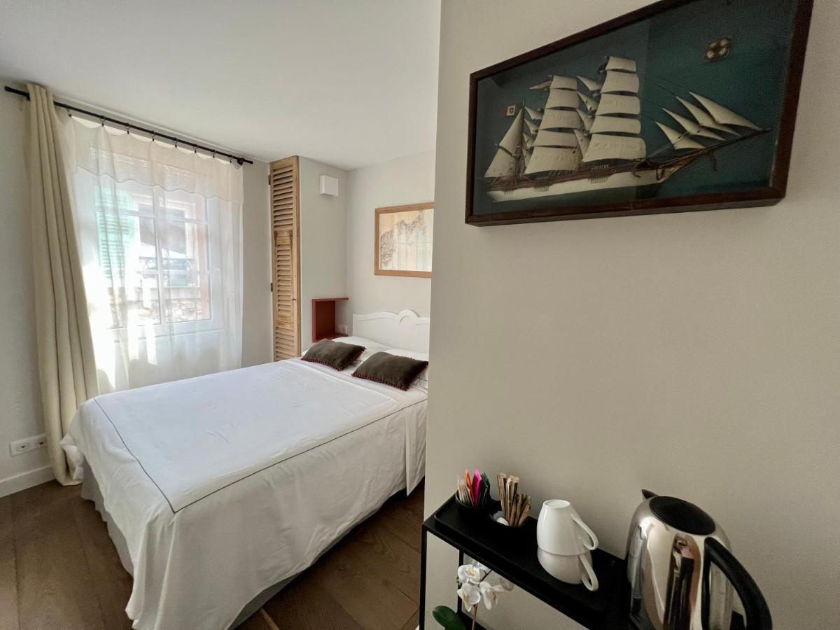 Bed and Breakfast Les Petits Volets 2 Antibes Esterno foto