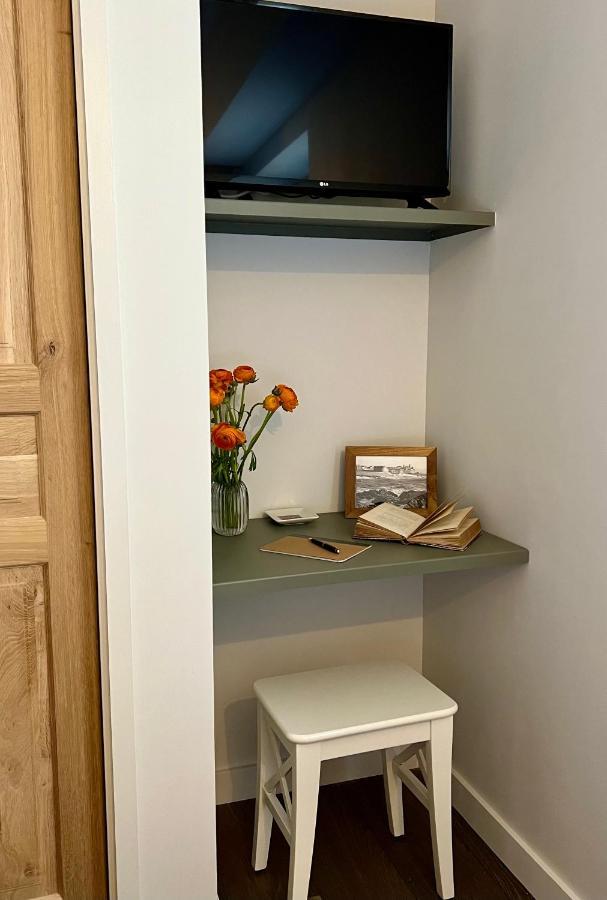 Bed and Breakfast Les Petits Volets 2 Antibes Esterno foto