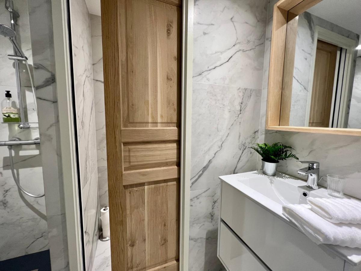 Bed and Breakfast Les Petits Volets 2 Antibes Esterno foto